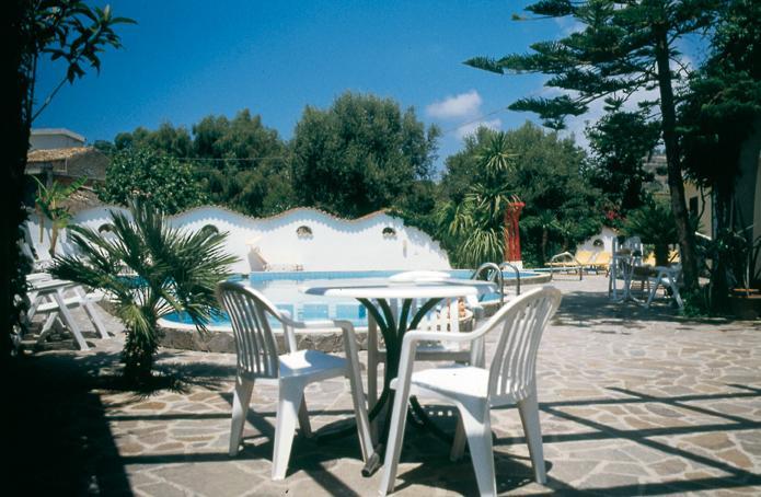 Hotel Punta Faro Капо Ватикано Екстериор снимка